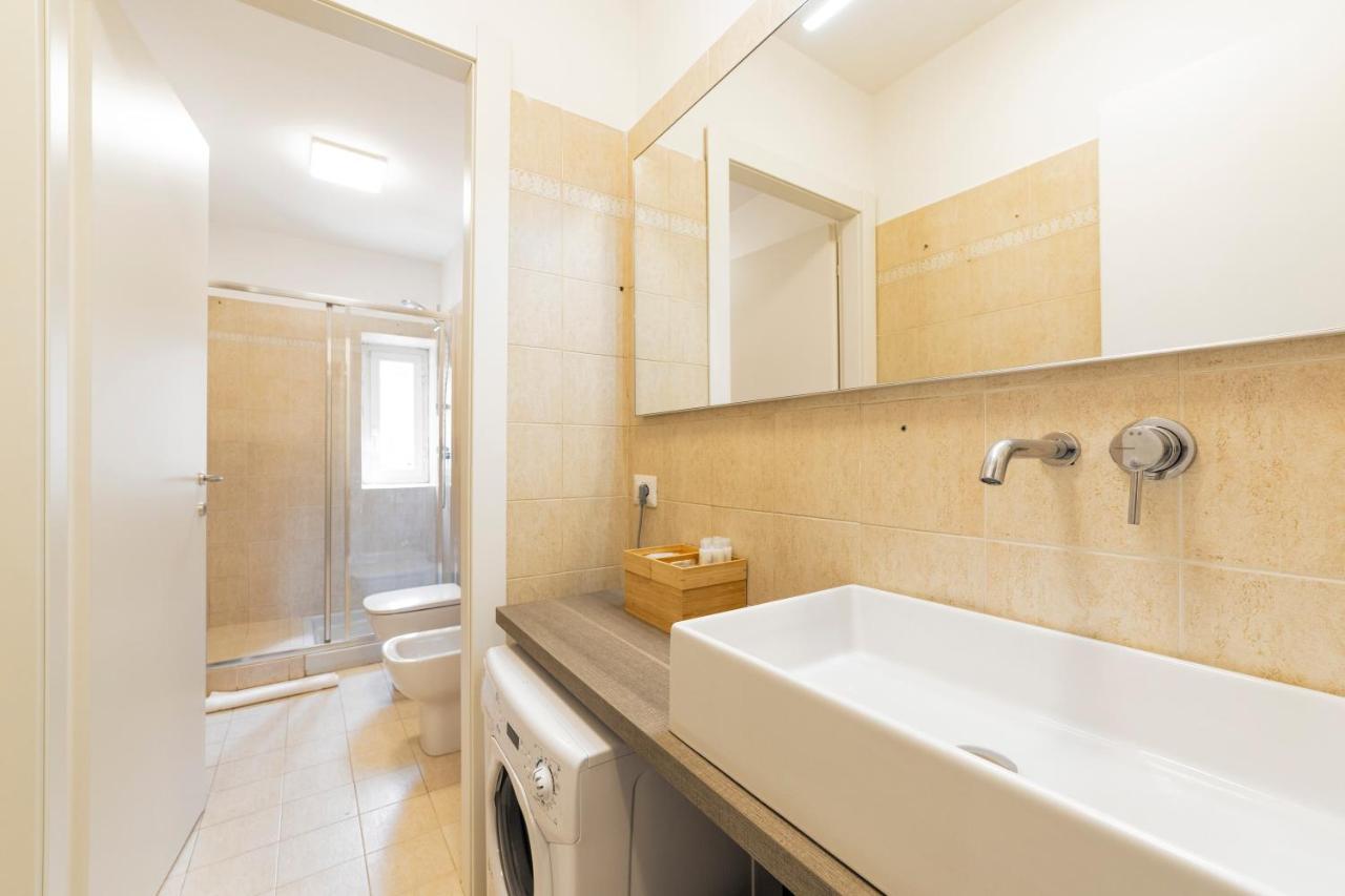 Roomy Apartment Close To Subway M5! ミラノ エクステリア 写真