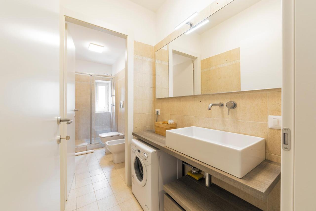 Roomy Apartment Close To Subway M5! ミラノ エクステリア 写真